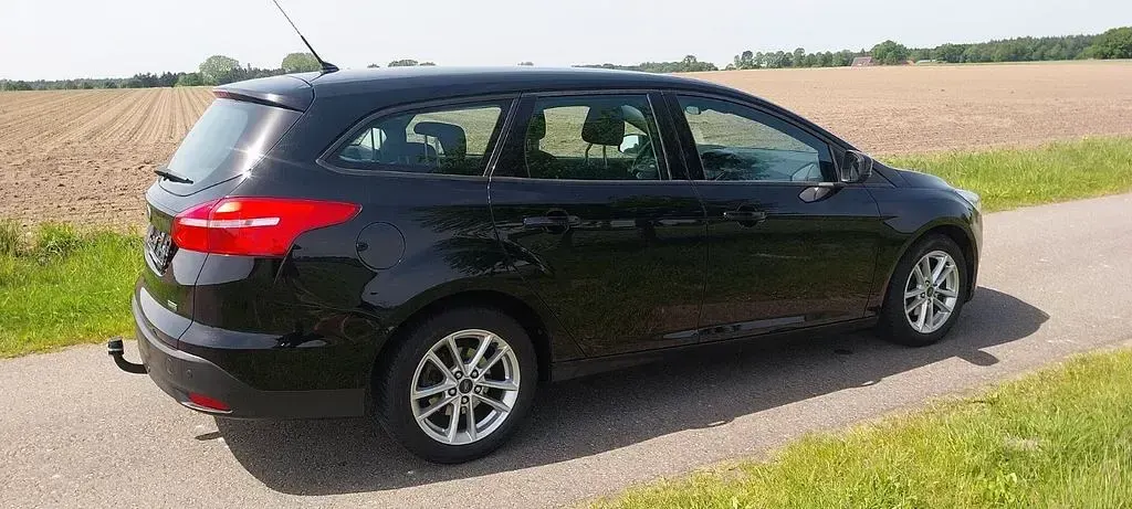 Gebraucht Ford Focus 125 PS (91 kW) 2017 Schwarz Limousine
