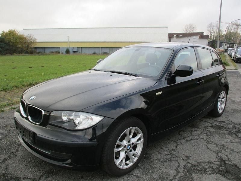 Schwarz Gebraucht 2010 BMW 116 Kleinwagen | 3.200 € (Guter Preis) - Bild 1/4