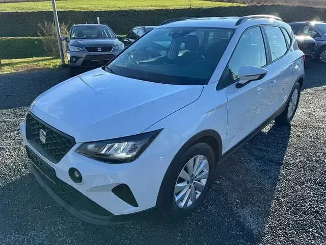Używany Seat Arona CONNECT 95 KM (69 kW) 2023 Biały SUV
