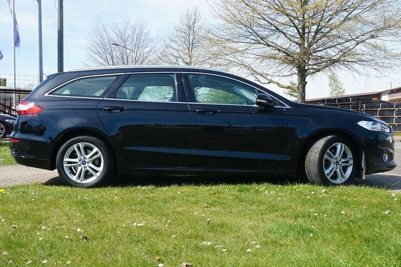 Gebraucht Ford Mondeo Titanium 150 PS (110 kW) 2015 Schwarz Kombi