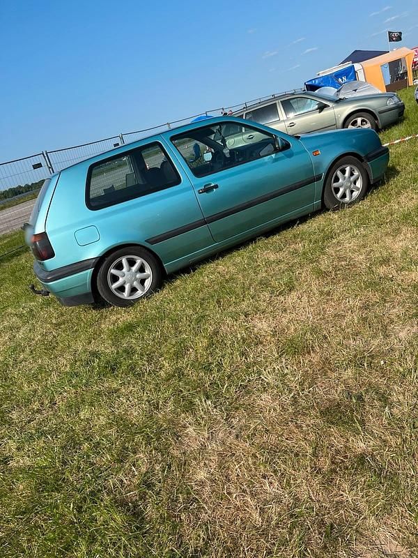 Gebraucht VW Golf III 75 PS (55 kW) 1992 Andere farben Kleinwagen