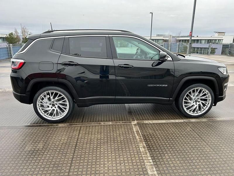 Gebraucht Jeep Compass Limited 150 PS (110 kW) 2021 Schwarz SUV