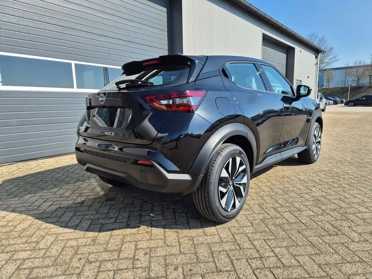 Neu Nissan Juke Acenta 114 PS (83 kW) 2026 Pearl black SUV