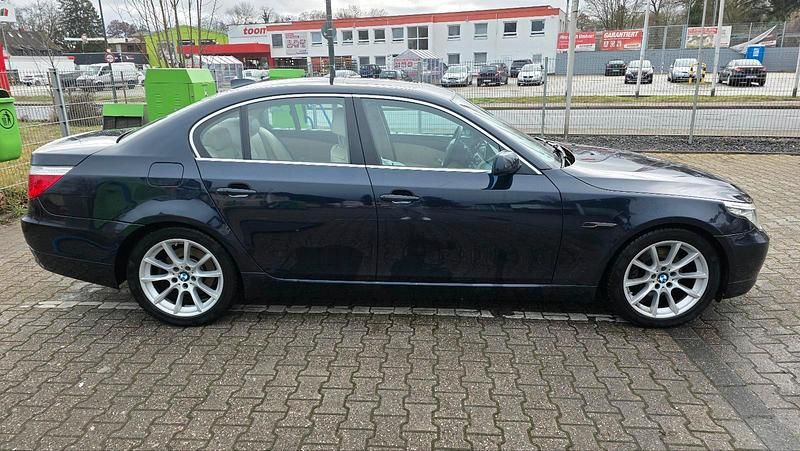 Gebraucht BMW 525 245 PS (180 kW) 2007 Blau Limousine