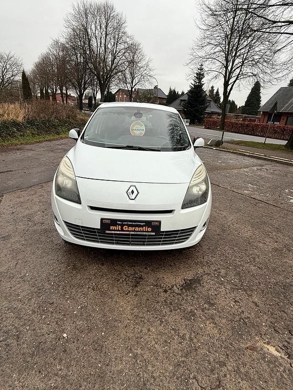 Gebraucht Renault Mégane 130 PS (95 kW) 2012 Weiß Van / Kleinbus