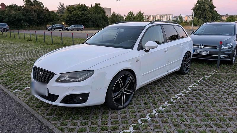 Weiß Gebraucht 2013 Seat Exeo Sport Kombi | 4.499 € (Fairer Preis) - Bild 1/4
