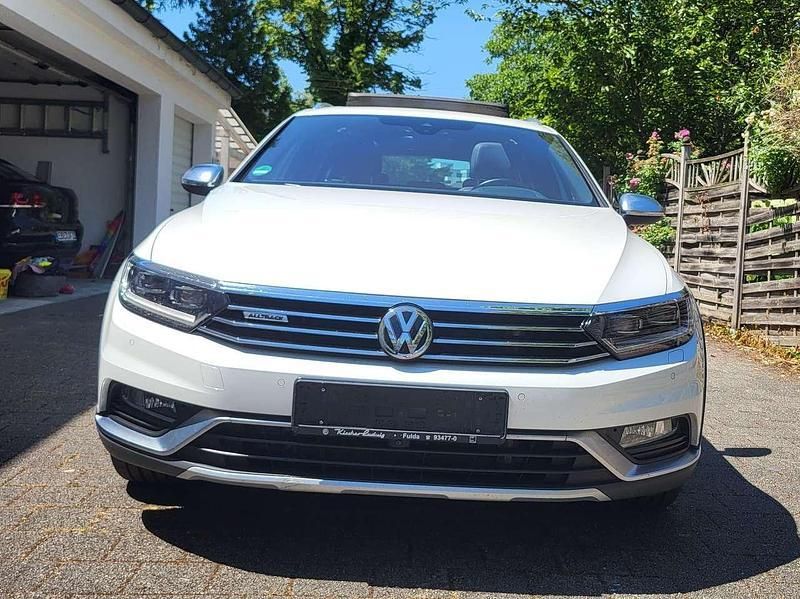 Weiß Gebraucht 2019 VW Passat Kombi | 22.500 € (Fairer Preis) - Bild 1/4