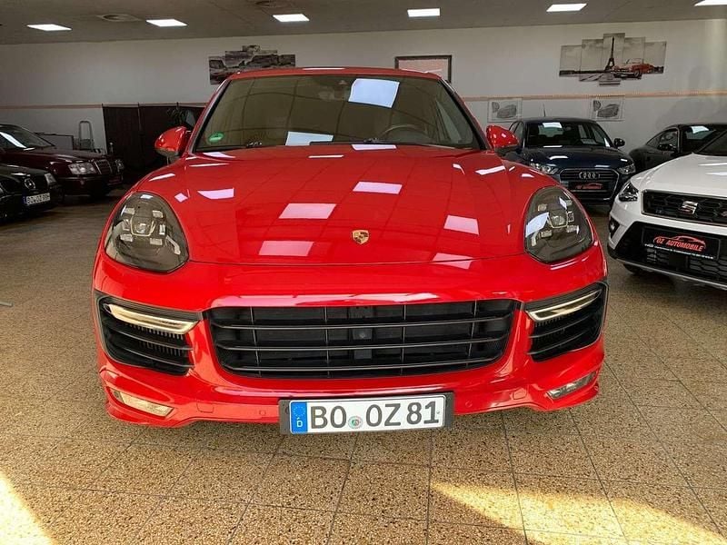 Karminrot Gebraucht 2016 Porsche Cayenne GTS SUV | 39.950 € (Fairer Preis) - Bild 1/4