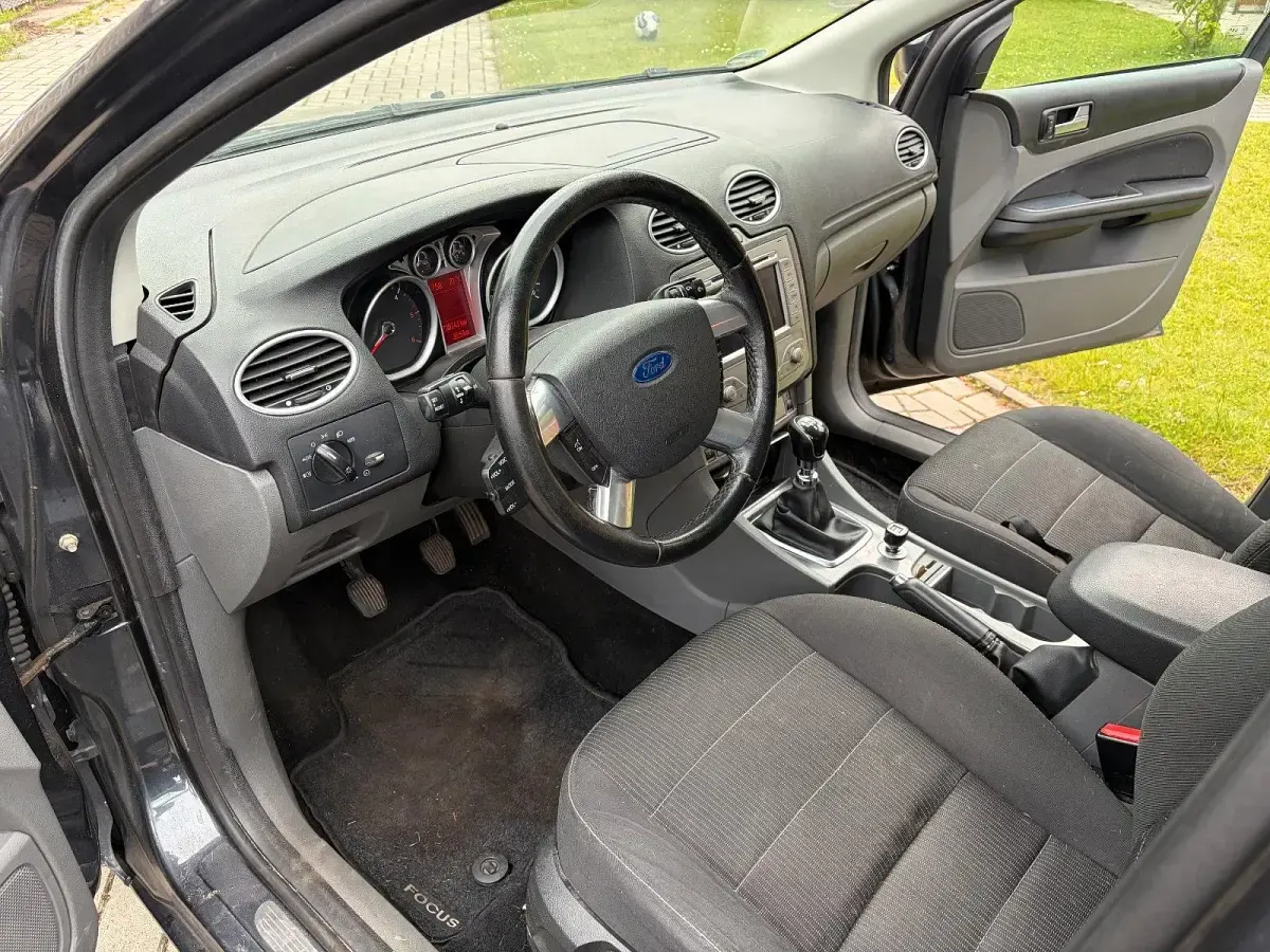 Gebraucht Ford Focus 136 PS (100 kW) 2009 Grau Kombi