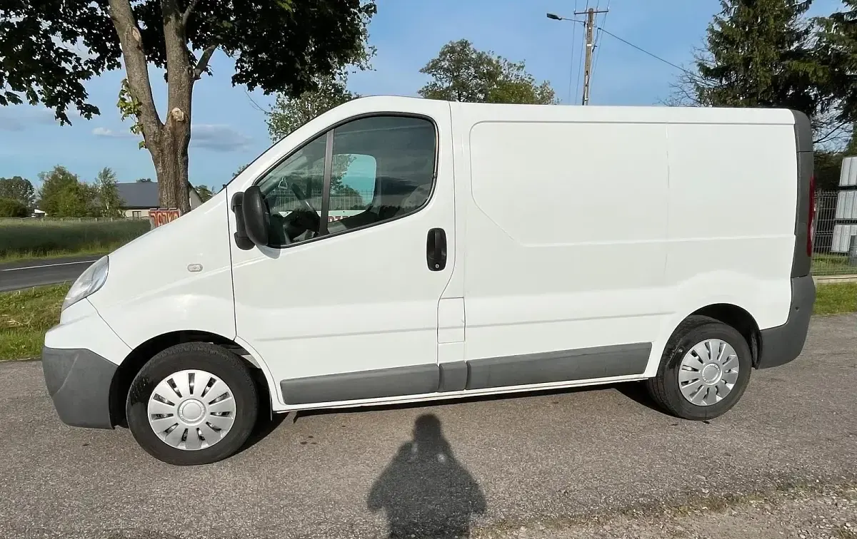 Gebraucht Renault Trafic 90 PS (66 kW) 2012 Weiß Van / Kleinbus
