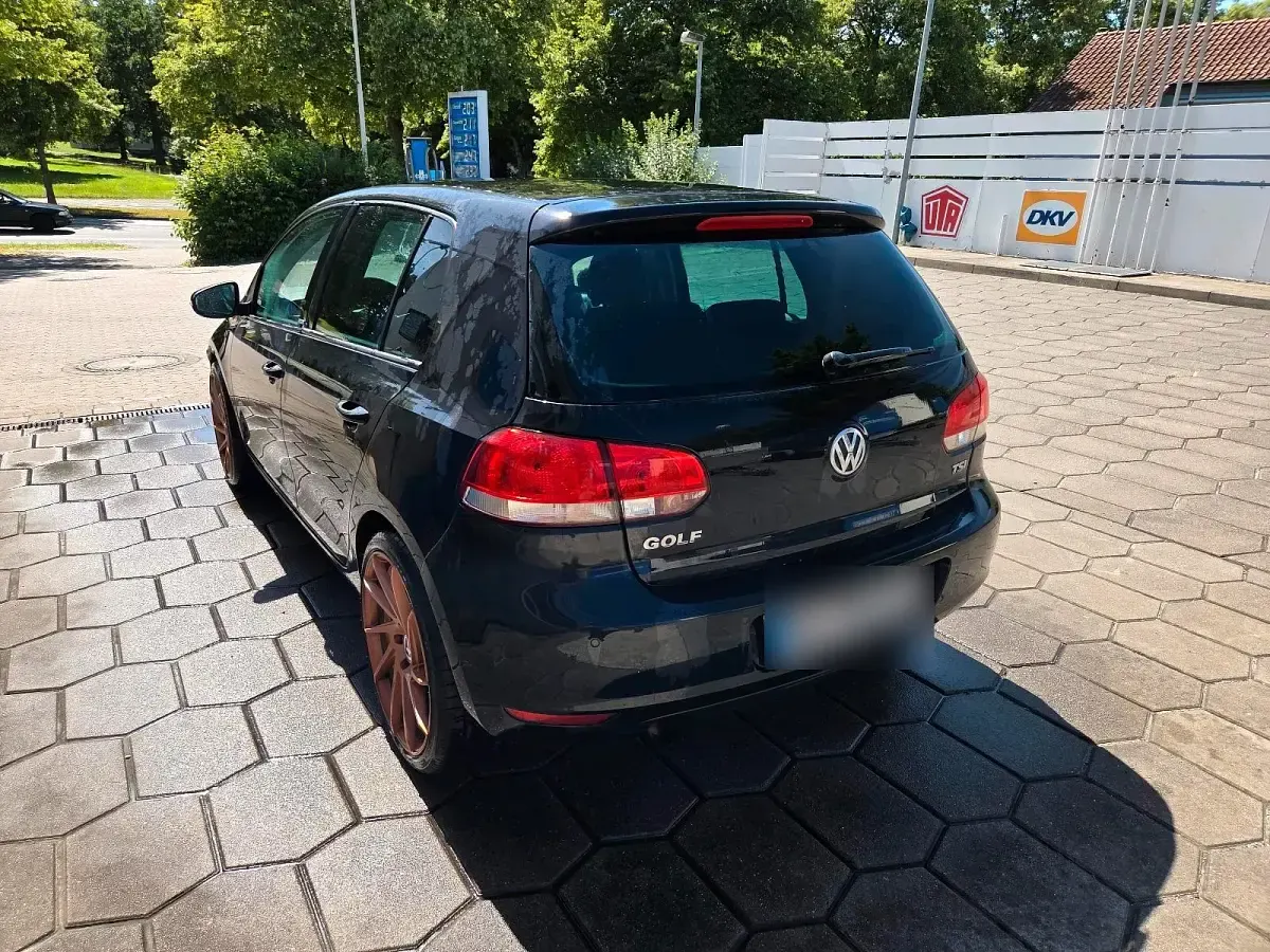 Gebraucht VW Golf VI Style 105 PS (77 kW) 2011 Schwarz Kleinwagen