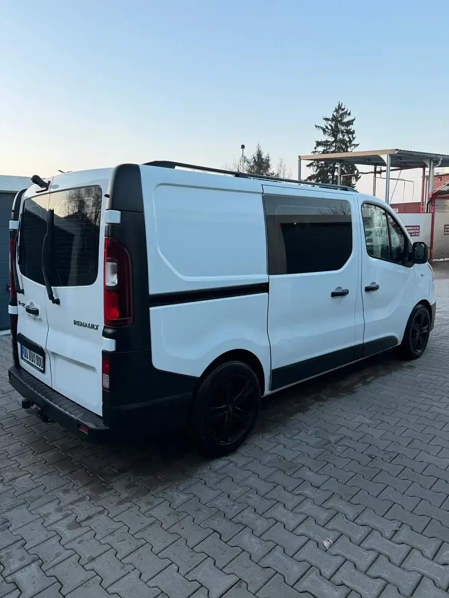 Gebraucht Renault Trafic 120 PS (88 kW) 2015 Weiß Van / Kleinbus