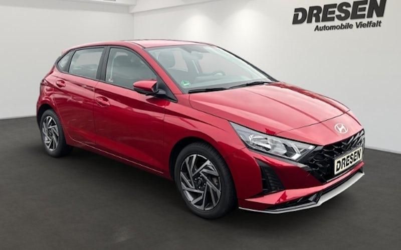 Gebraucht Hyundai i20 Trend 100 PS (73 kW) 2025 Rot Limousine