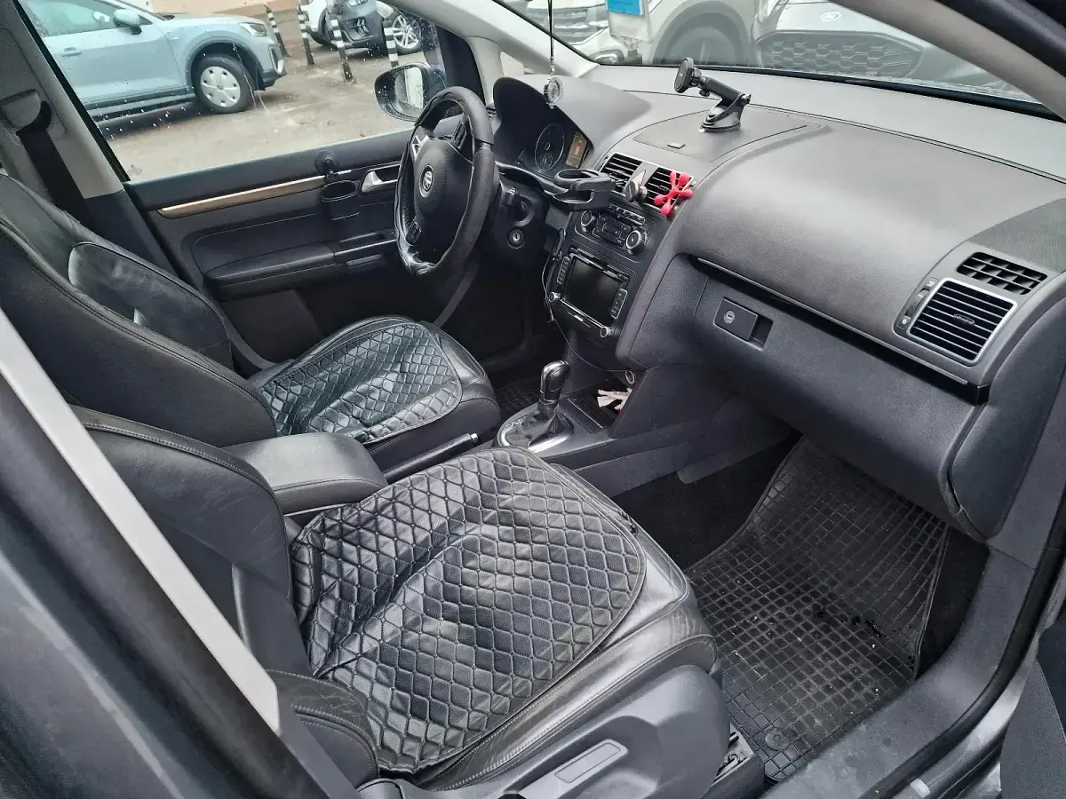 Gebraucht VW Touran 170 PS (125 kW) 2010 Grau Van / Kleinbus