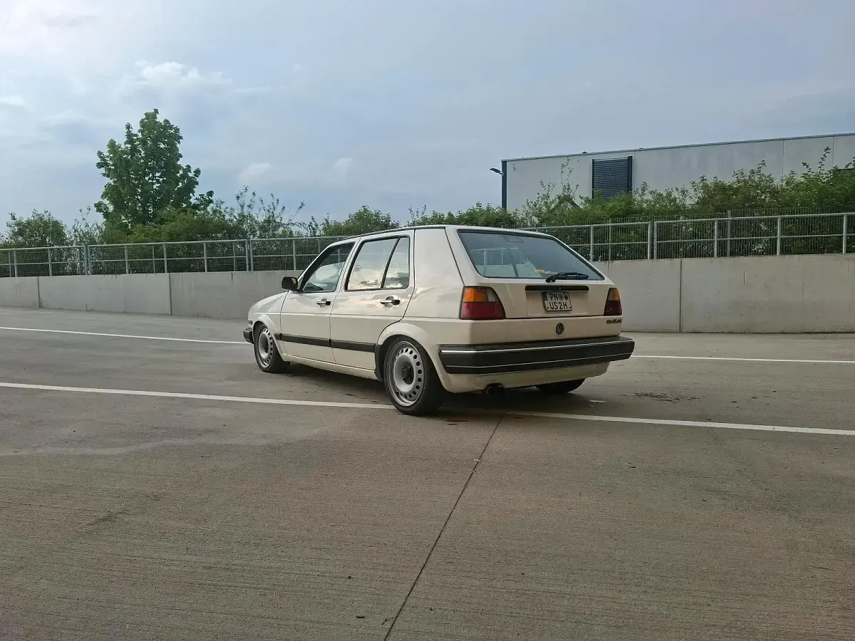 Gebraucht VW Golf II 105 PS (77 kW) 1988 Weiß Kleinwagen