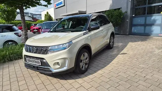 Gebraucht Suzuki Vitara Comfort 129 PS (94 kW) 2022 Schwarz SUV