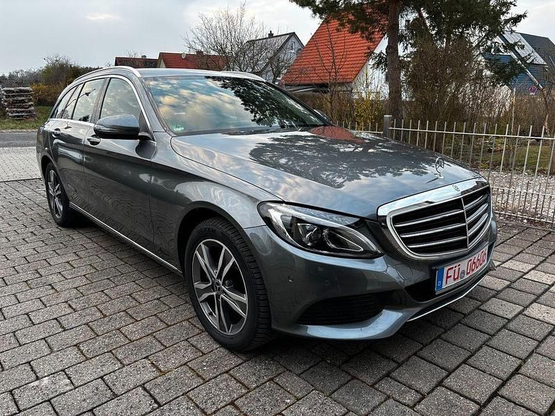 Gebraucht Mercedes C220 170 PS (125 kW) 2017 Grau Limousine