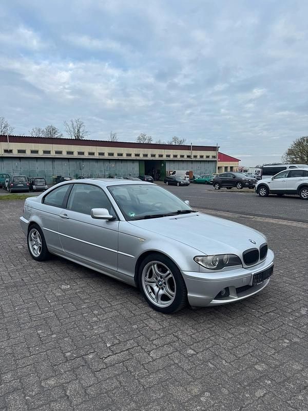 Gebraucht BMW 318 150 PS (110 kW) 2006 Silber Coupé