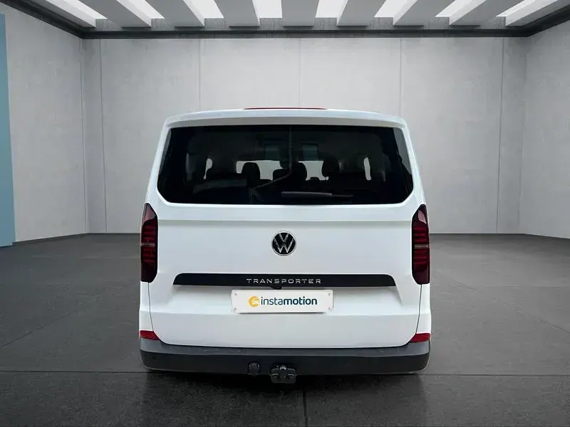 Second-hand VW Multivan 150 CP (110 kW) 2025 Alb Monovolum