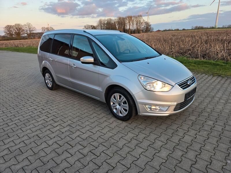 Gebraucht Ford Galaxy Trend 160 PS (117 kW) 2014 Silber Van / Kleinbus