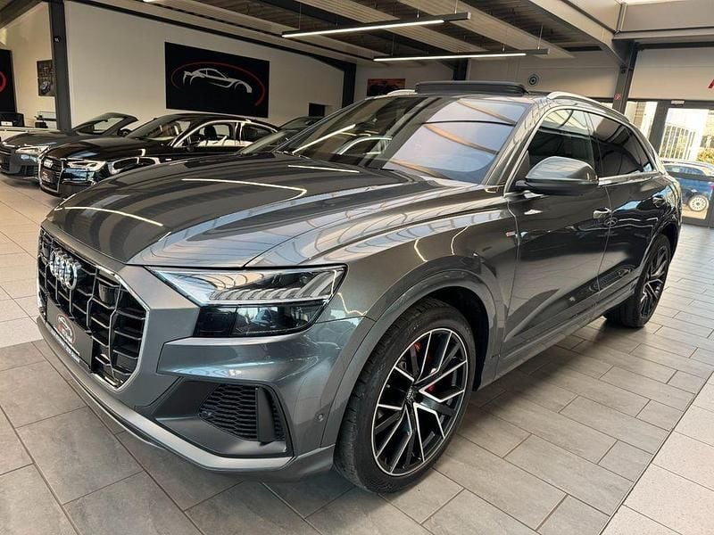 Grau Gebraucht 2018 Audi Q8 S-Line SUV | 39.900 € (Fairer Preis) - Bild 1/4