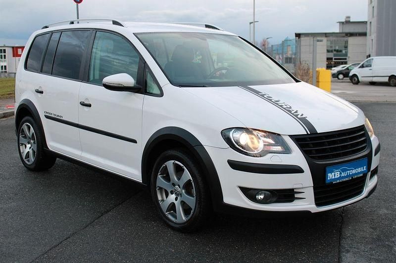 Gebraucht VW Touran Cross 140 PS (102 kW) 2009 Weiß Van / Kleinbus