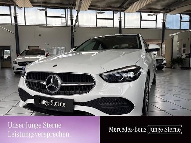 Unilack polarweiß Gebraucht 2024 Mercedes C200 Avantgarde Limousine | 41.650 € (Fairer Preis) - Bild 1/3