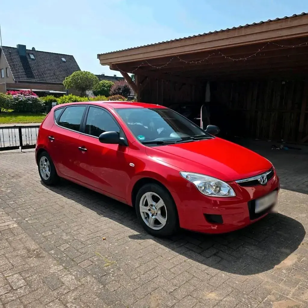 Usado Hyundai i30 Edition+ 109 CV (80 kW) 2008 Rojo Berlina