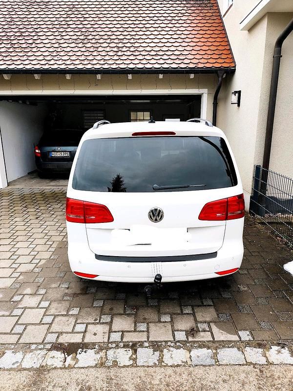 Gebraucht VW Touran Match 140 PS (102 kW) 2012 Weiß Van / Kleinbus