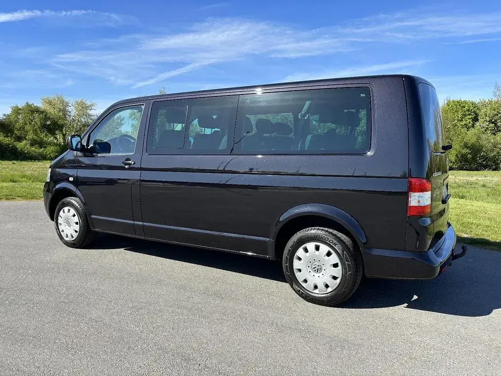 Gebraucht VW Caravelle Comfortline 102 PS (75 kW) 2008 Schwarz Van