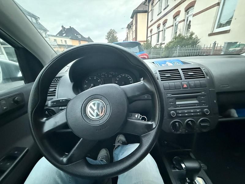 Gebraucht VW Polo 75 PS (55 kW) 2005 Silber Kleinwagen
