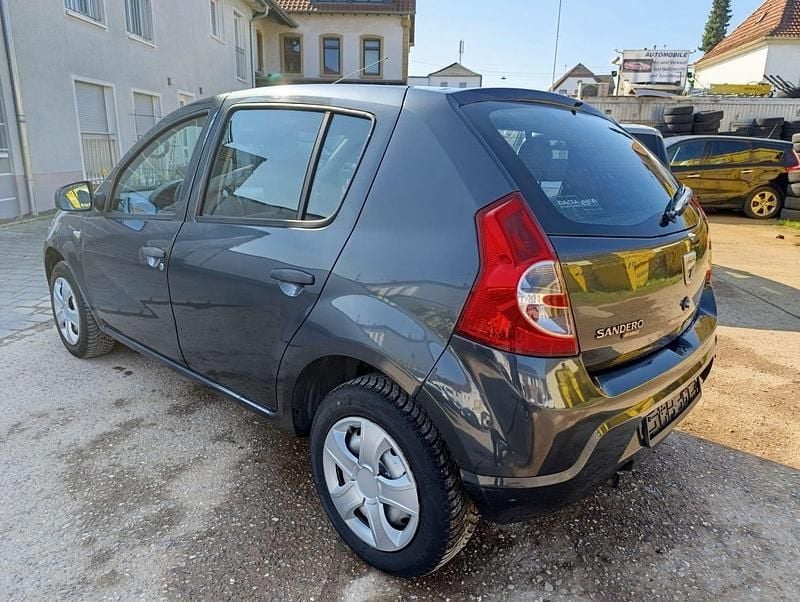Gebraucht Dacia Sandero Basis 75 PS (55 kW) 2009 Grau Kleinwagen