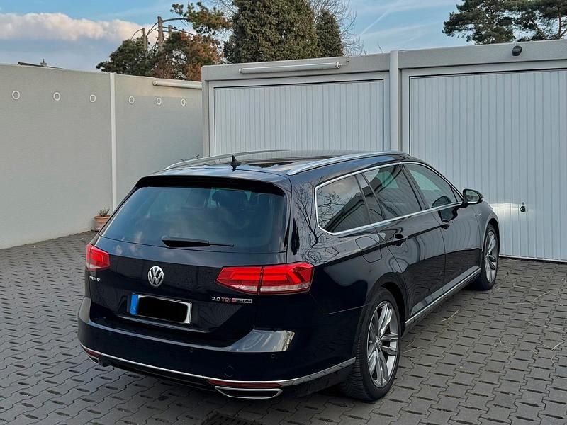 Gebraucht VW Passat Highline 239 PS (175 kW) 2017 Schwarz Kombi