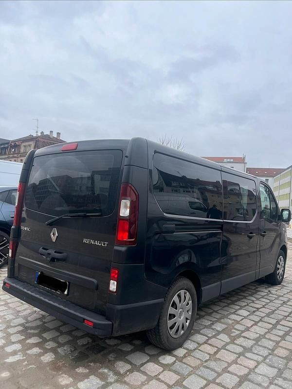 Gebraucht Renault Trafic 125 PS (91 kW) 2017 Schwarz Van / Kleinbus