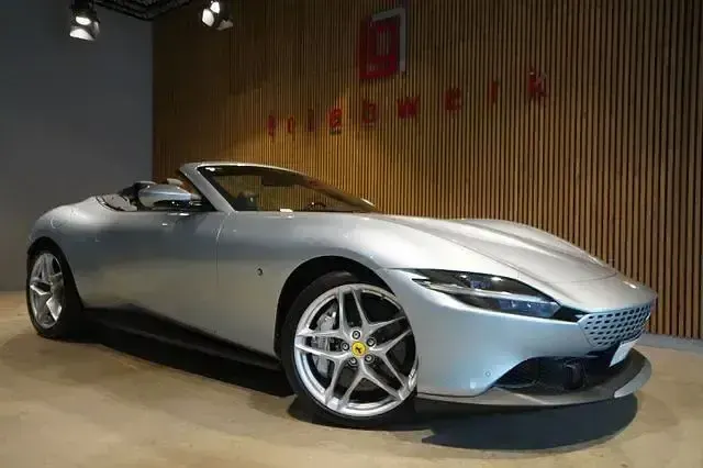 Second-hand Ferrari Roma 620 CP (456 kW) 2024 Gri Cabrio
