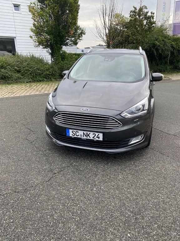 Grau Gebraucht 2017 Ford C-MAX Titanium Van / Kleinbus | 13.000 € (Fairer Preis) - Bild 1/4