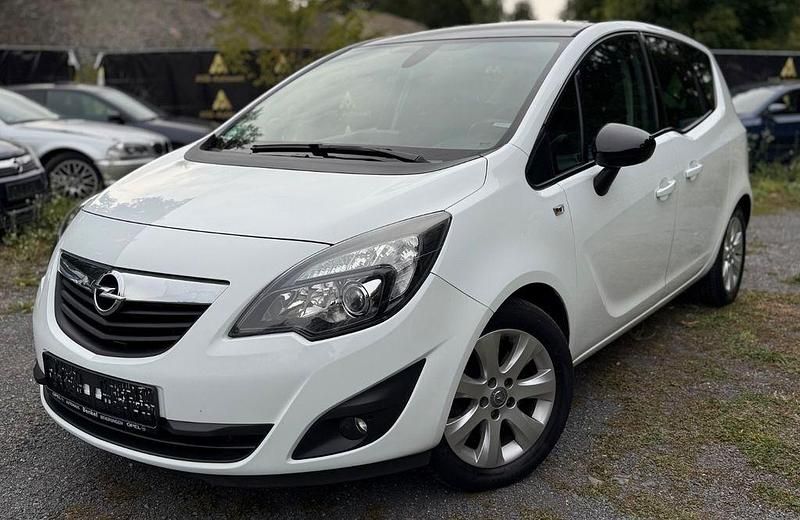 Weiß Gebraucht 2013 Opel Meriva Color Edition Van / Kleinbus | 6.299 € (Fairer Preis) - Bild 1/4