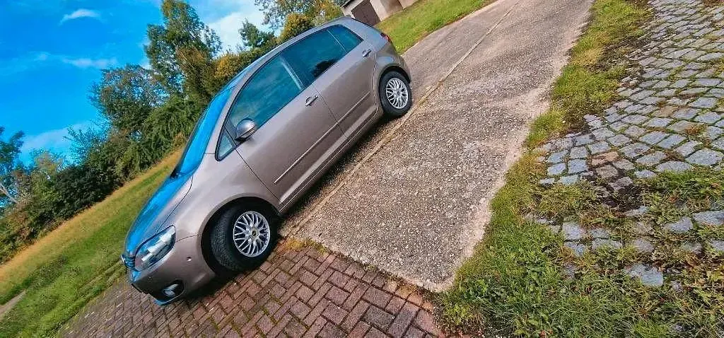 Gebraucht VW Golf 122 PS (89 kW) 2011 Beige Van / Kleinbus