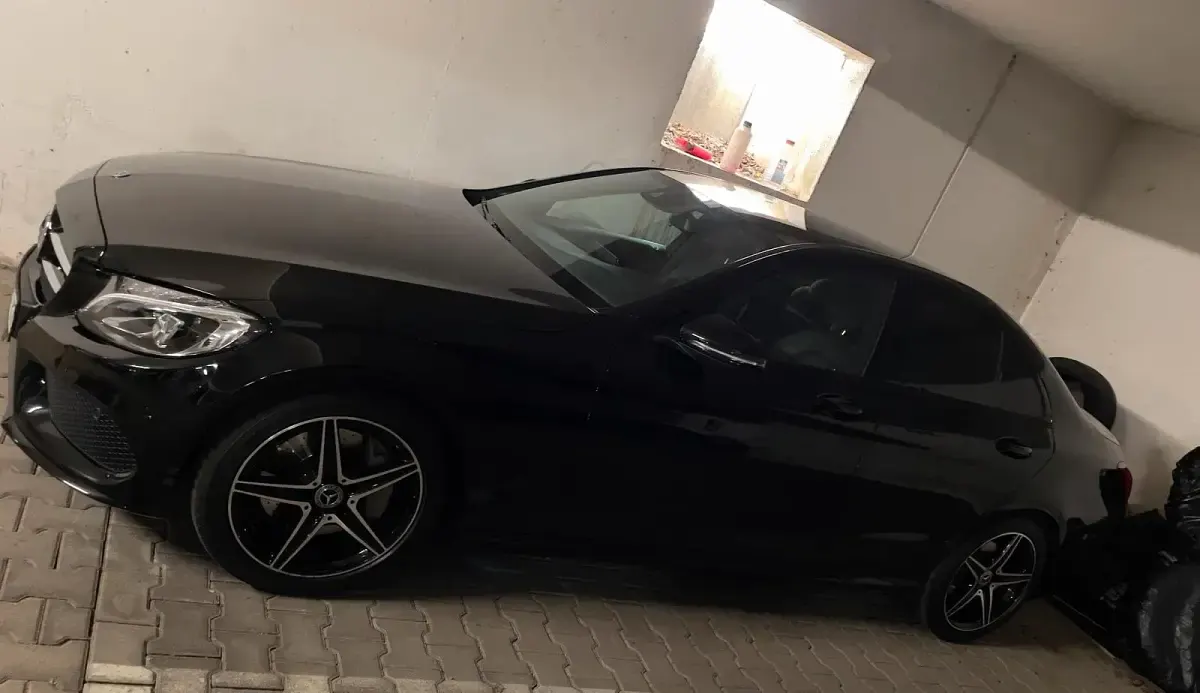 Gebraucht Mercedes C250 AMG 205 PS (150 kW) 2017 Schwarz Limousine