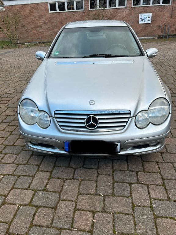 Silber Gebraucht 2003 Mercedes C180 Coupé | 2.550 € (Guter Preis) - Bild 1/4
