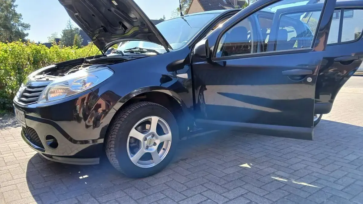 Second-hand Dacia Sandero 73 CP (53 kW) 2009 Negru Hatchback