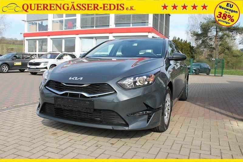 Neu Kia Ceed Vision 140 PS (102 kW) 2025 Grau Kleinwagen