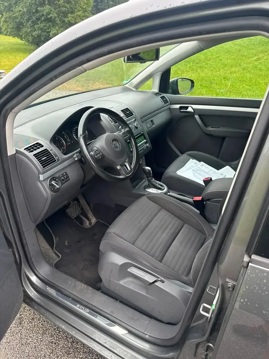Gebraucht VW Touran 140 PS (102 kW) 2015 Grau Van / Kleinbus