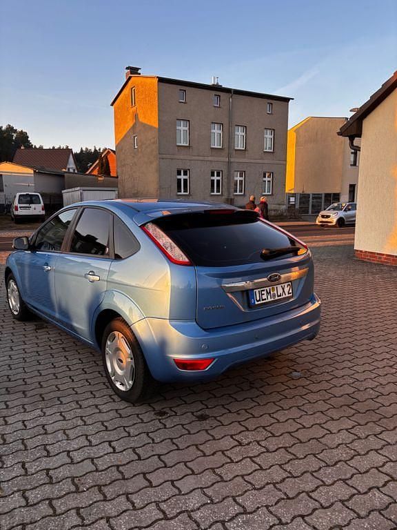 Gebraucht Ford Focus Ghia 145 PS (106 kW) 2008 Blau Limousine