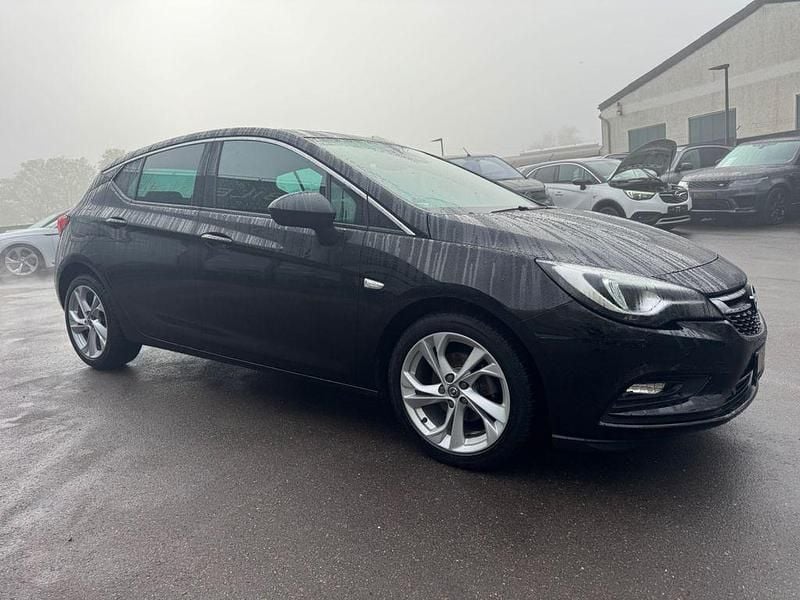 Usata Opel Astra Dynamic 125 CV (91 kW) 2017 Nero Berlina