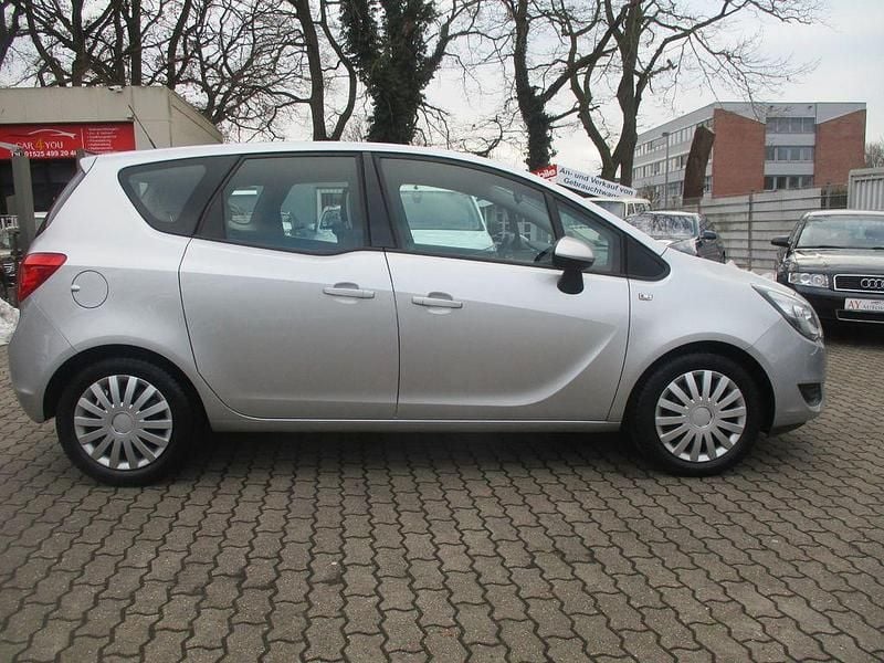 Gebraucht Opel Meriva Edition 101 PS (74 kW) 2016 Silber Van / Kleinbus