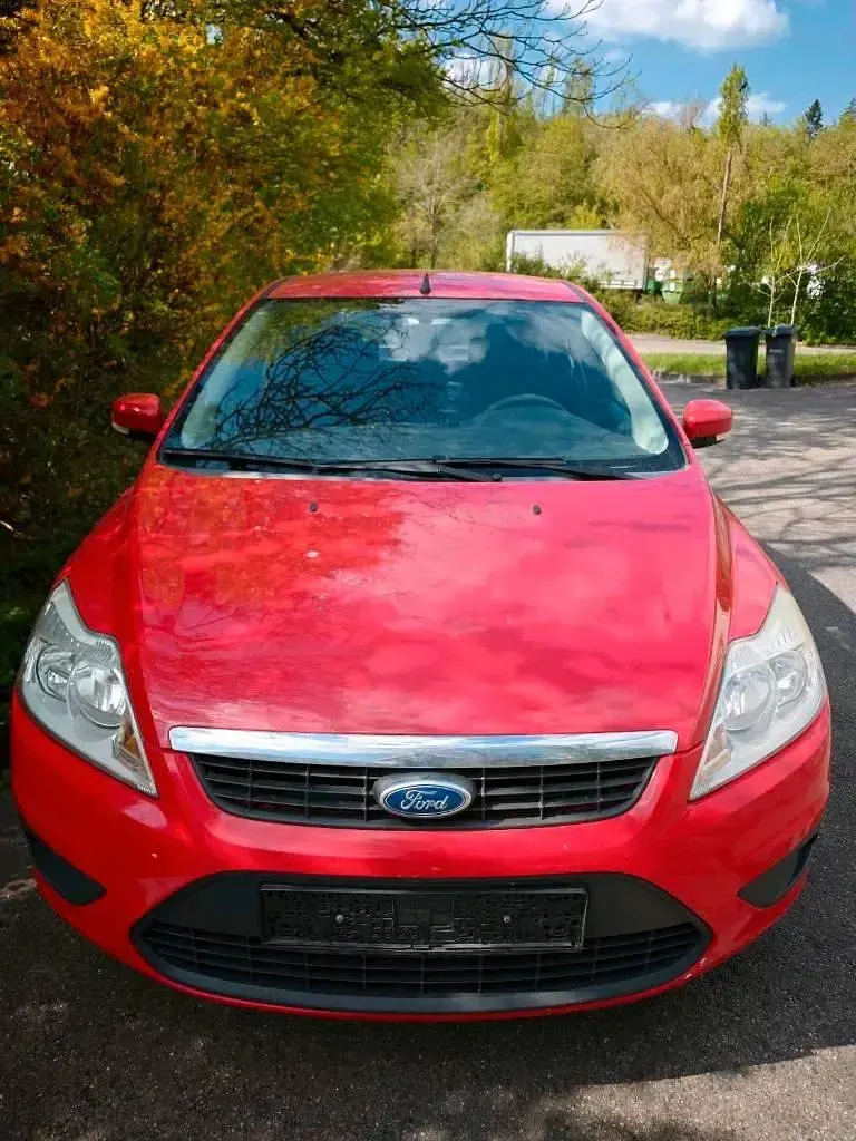Gebraucht Ford Focus 80 PS (58 kW) 2009 Rot Limousine