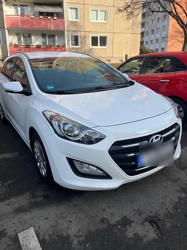 Gebraucht Hyundai i30 110 PS (80 kW) 2016 Weiß Kombi