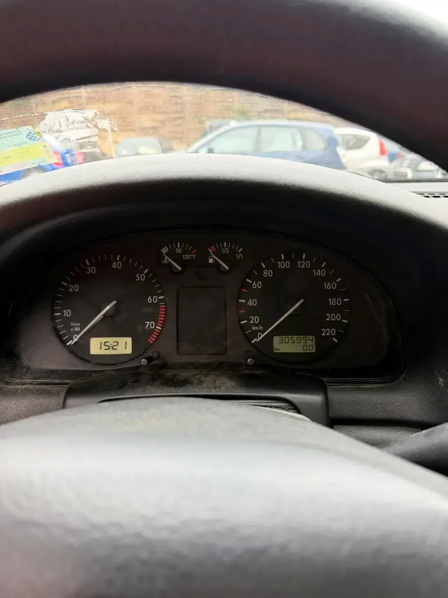 Second-hand VW Passat 100 CP (73 kW) 1998 Berlinǎ