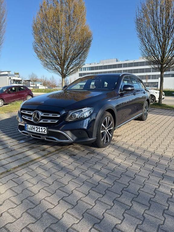 Gebraucht Mercedes E220 All-Terrain 194 PS (142 kW) 2018 Blau Kombi